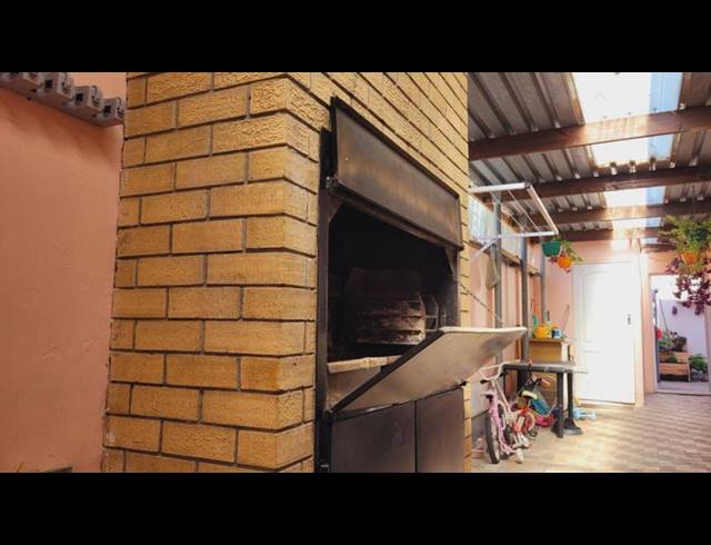 6 BEDROOM HOUSE FOR SALE IN RYLANDS